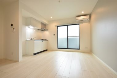 グランドプレミアム三萩野リビング