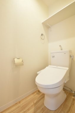 Cherim和白トイレ