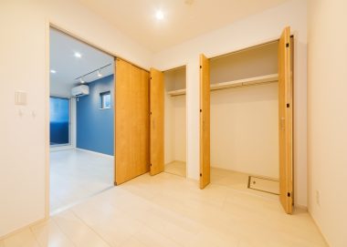 Cherim庄内通East洋室