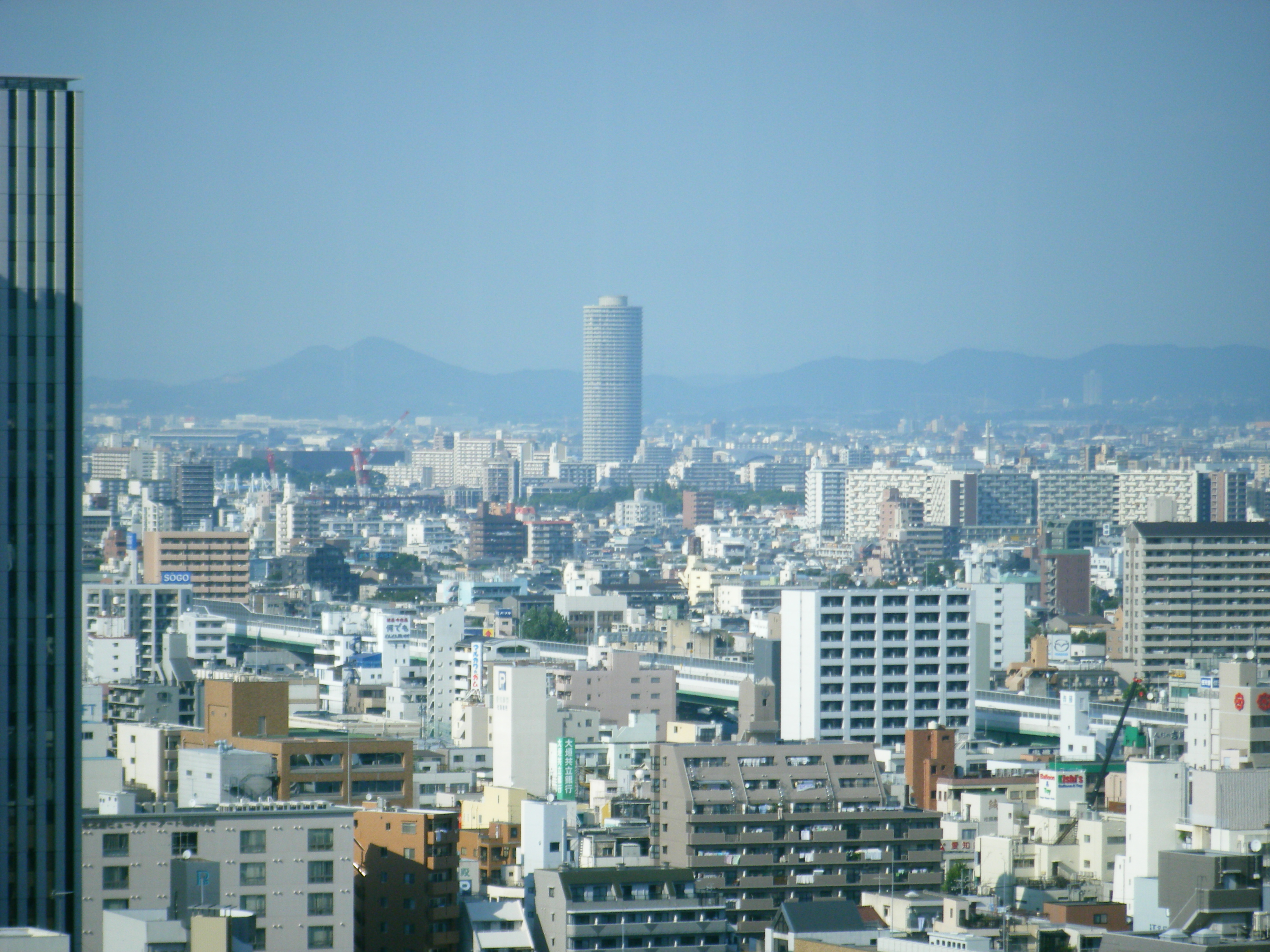 超高層マンション（towersから）.JPG